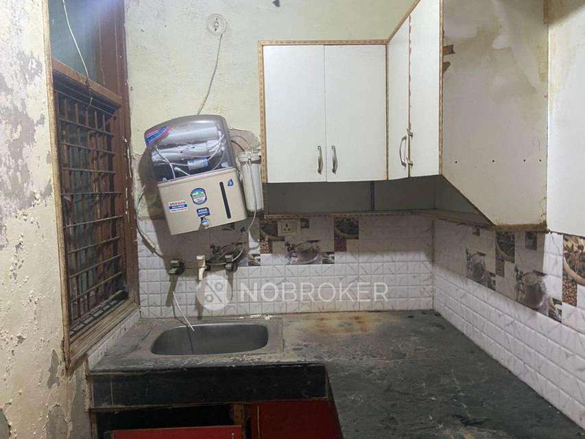 2 BHK Flat In Shivani Enclave for Rent  In , Sector 15