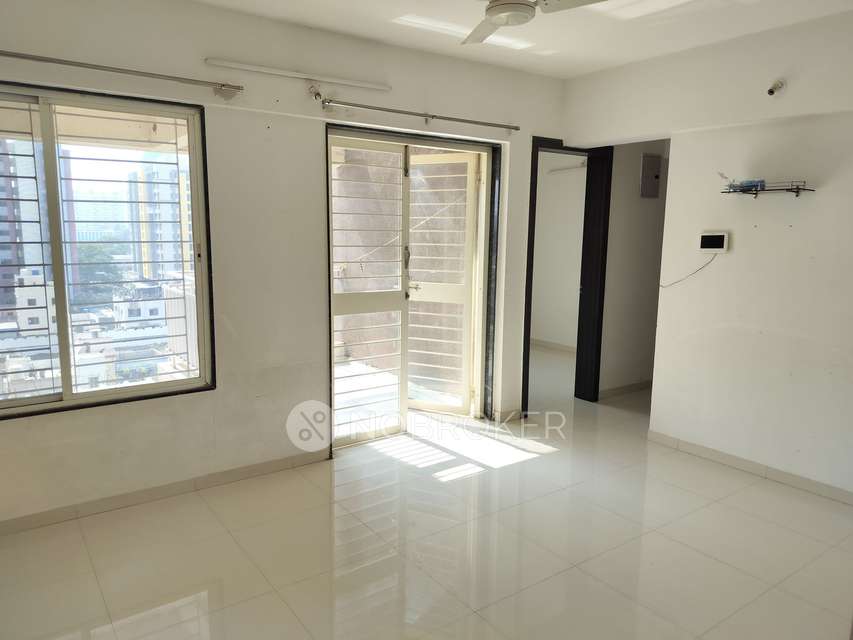 2 BHK Flat In Satyam Niranjani For Sale  In Hadapsar