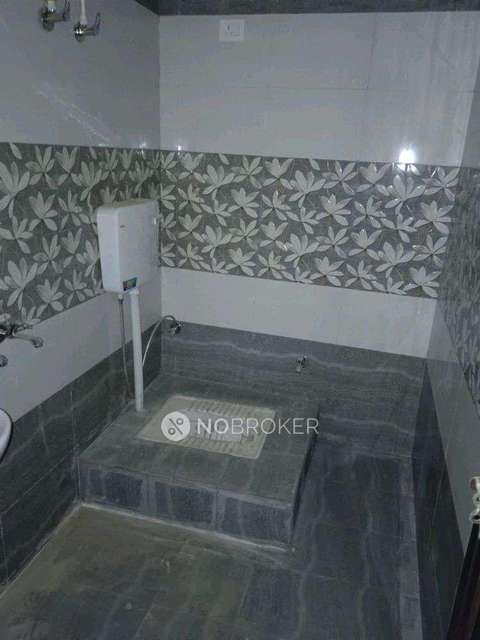 2 BHK Flat In Balaji Enclave For Sale  In Govindpuram