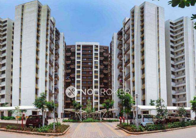 1 BHK Flat In Kalpataru Serenity For Sale  In Manjri Bk