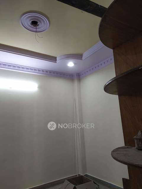2 BHK Flat In Sb For Sale  In 351, Raja Park, Shakurpur, Delhi, 110034, India