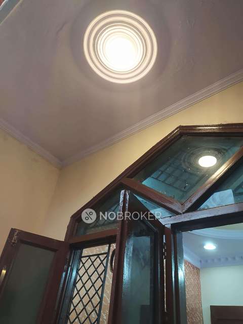 2 BHK Flat In Sb For Sale  In 351, Raja Park, Shakurpur, Delhi, 110034, India