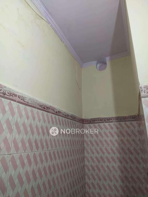 2 BHK Flat In Sb For Sale  In 351, Raja Park, Shakurpur, Delhi, 110034, India