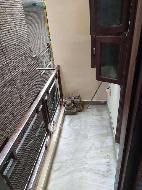 2 BHK Flat In Sb For Sale  In 351, Raja Park, Shakurpur, Delhi, 110034, India