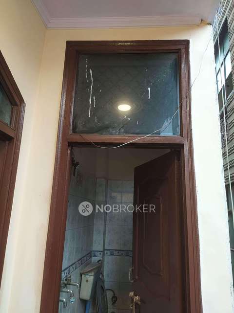 2 BHK Flat In Sb For Sale  In 351, Raja Park, Shakurpur, Delhi, 110034, India