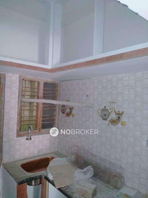 2 BHK Flat In Standalone Buliding For Sale  In Narendra Talkies