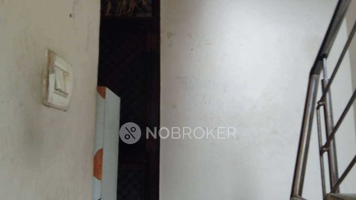 3 BHK Flat For Sale  In Laxmi Nagar