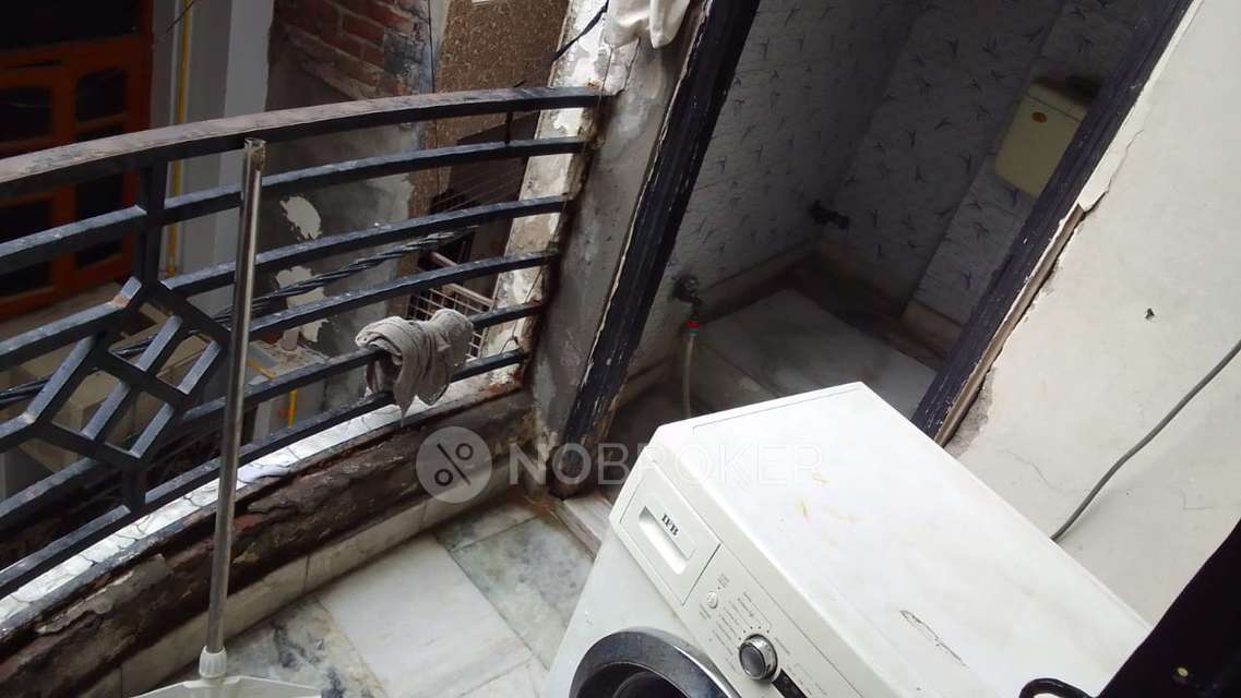 3 BHK Flat For Sale  In Laxmi Nagar