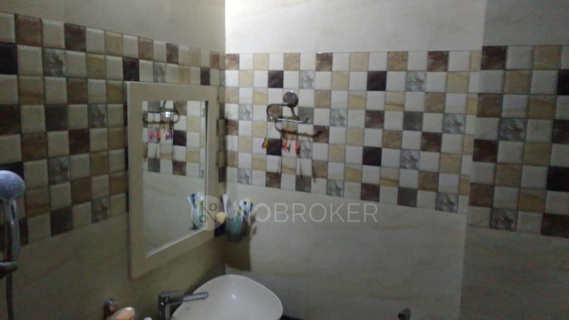 3 BHK Flat For Sale  In Laxmi Nagar