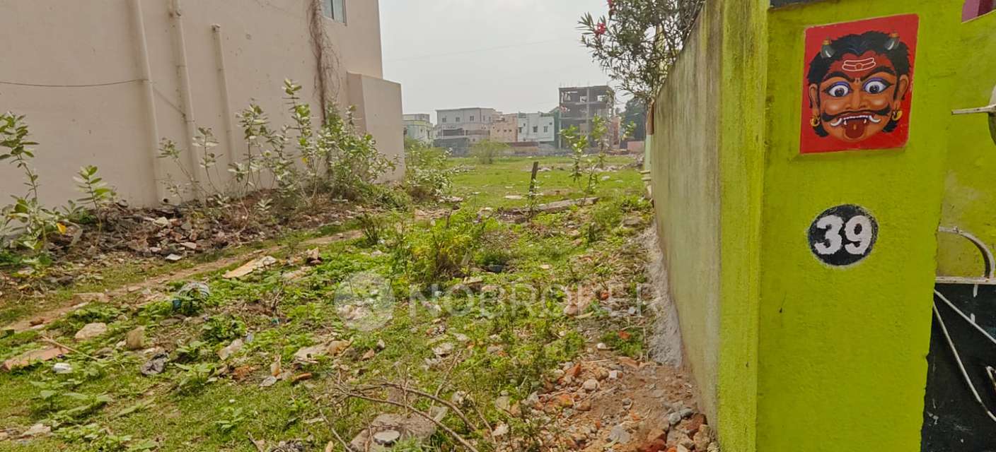 Plot For Sale  In . In Anakaputhur