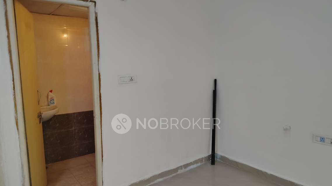 2 BHK Flat In Janapriya Metropolis For Sale  In Moti Nagar