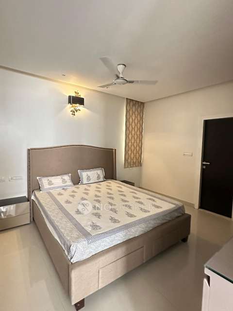 4 BHK Flat In Lotus Roldana, Banjara Hills For Sale  In Banjara Hills