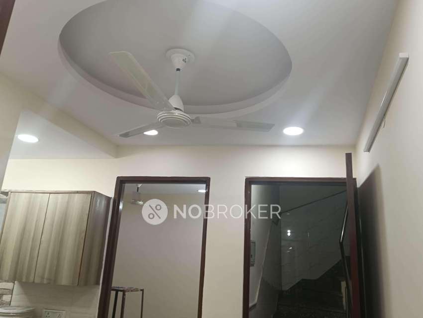 1 BHK Flat In Ganga Ram Vatika For Sale  In Mukerjee Park