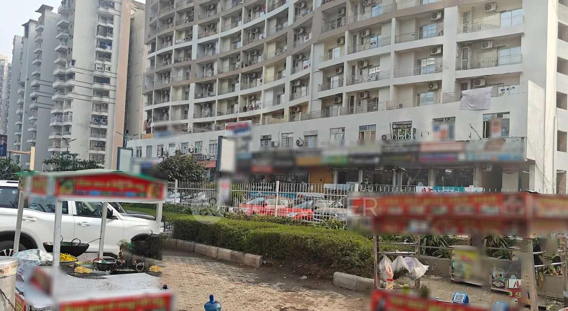 1 RK Flat In Ecosuites Supertech Sector 137  for Rent  In Sector 137