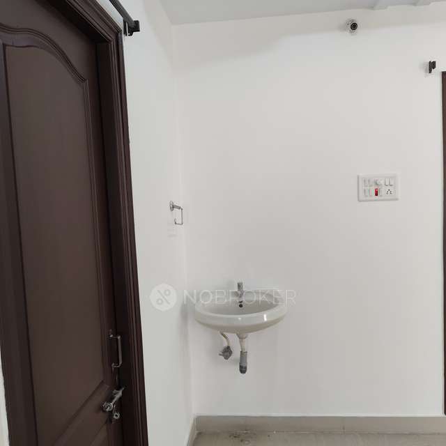 2 BHK Flat In Raja Surender Heavens For Sale  In Vanasthalipuram