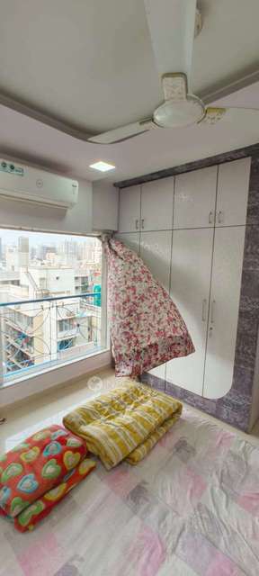 2 BHK Flat In Neelkamal Heights Borivalli For Sale  In Borivali West