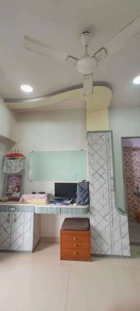 2 BHK Flat In Neelkamal Heights Borivalli For Sale  In Borivali West