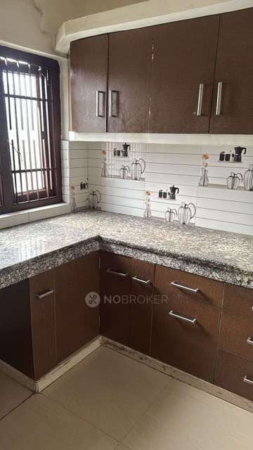 1 BHK Flat for Rent  In Sector 7