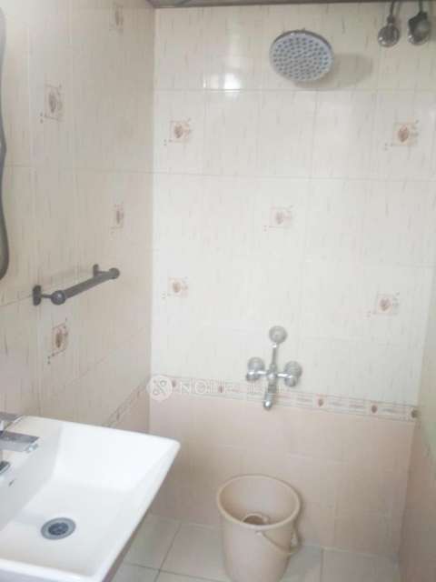 2 BHK Flat In Seva Samiti Chs For Sale  In Antop Hill