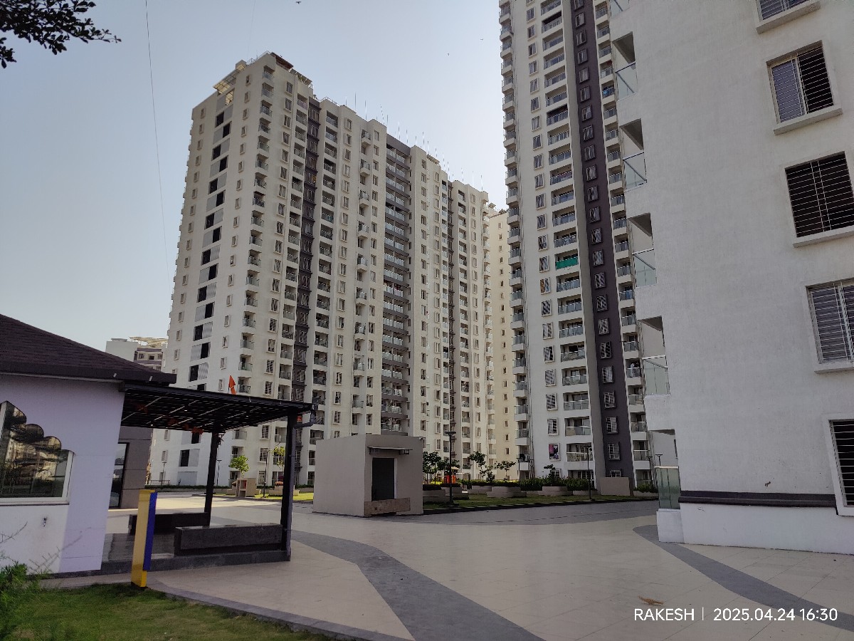 Vilas Javdekar Yashone Infinitee