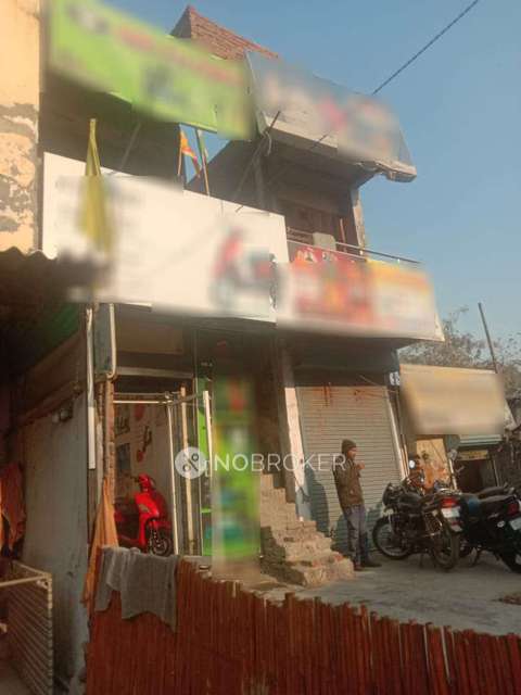Shop in Hoshiyarpur, Noida for Rent 