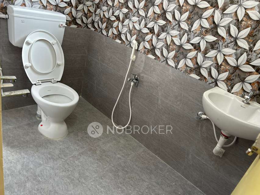 PG for Girls in Miot Hospital