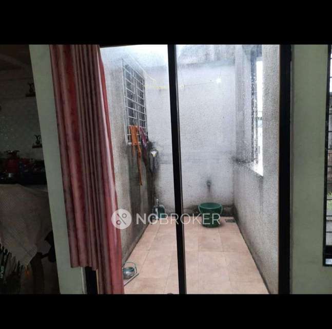 Shared Room for Female In 2 BHK  In Rudra Apartment In Sadashiv Peth