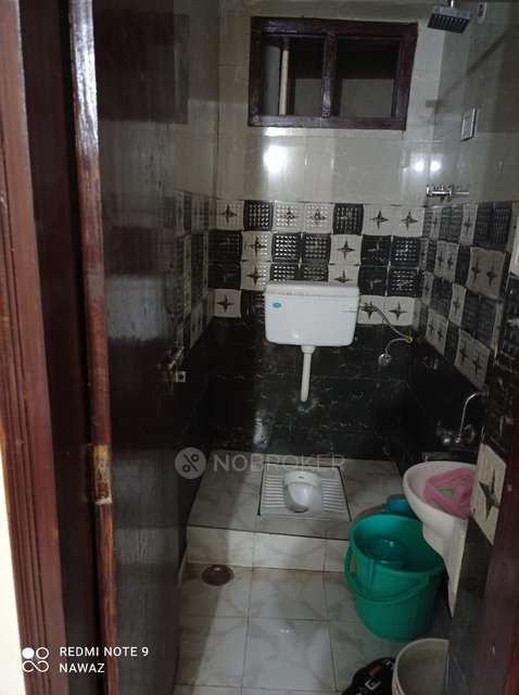 2 BHK Flat In Batla House, Okhla For Sale  In Okhla