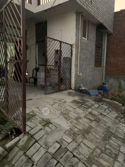 Godown/Warehouse in Deri Skaner, Greater Noida for Rent 