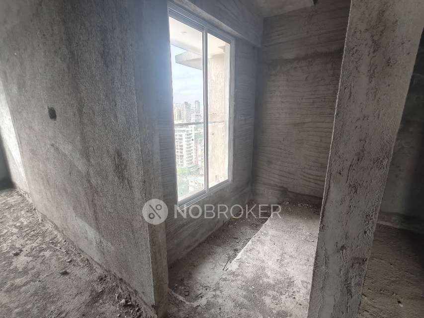 4+ BHK Flat In Geetanjali Pararide,near Aspee Auditorium,marve Road Malad West For Sale  In Malad West