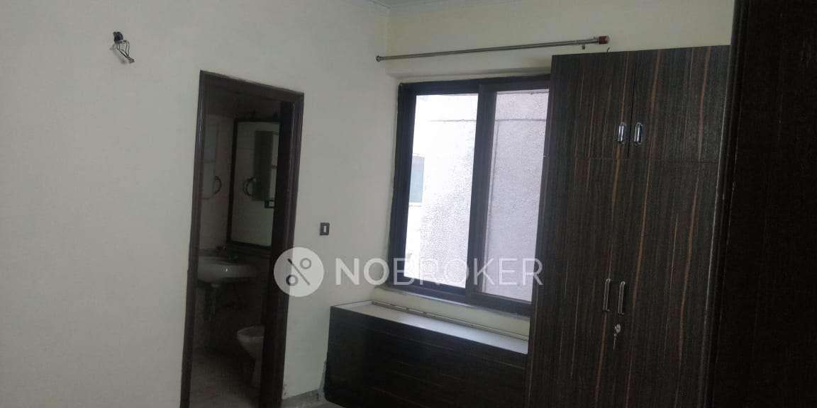 4 BHK Flat In Awho Gurjinder Vihar For Sale  In Chi Ii