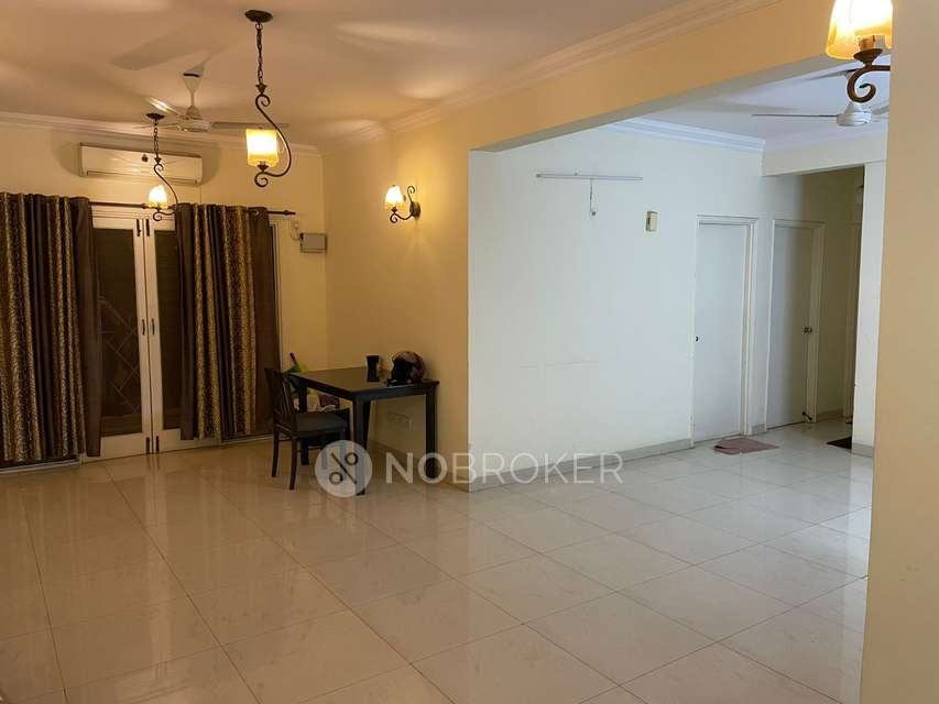 Single Room for Female In 3 BHK  In Vaswani Tranquil, Marathahalli In Marathahalli