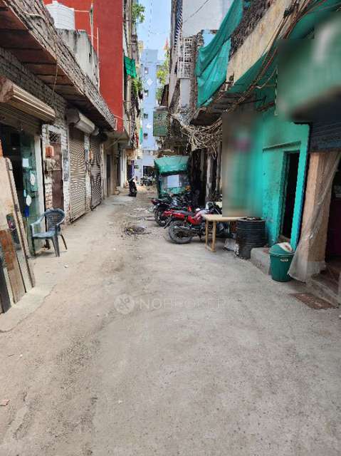 Godown/Warehouse in Mehrauli Village, Mehrauli, Delhi for Rent 