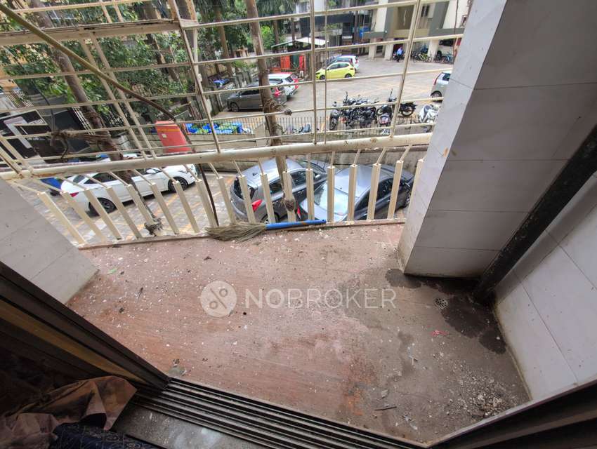 2 BHK Flat In Swarna Building For Sale  In Mira Road East