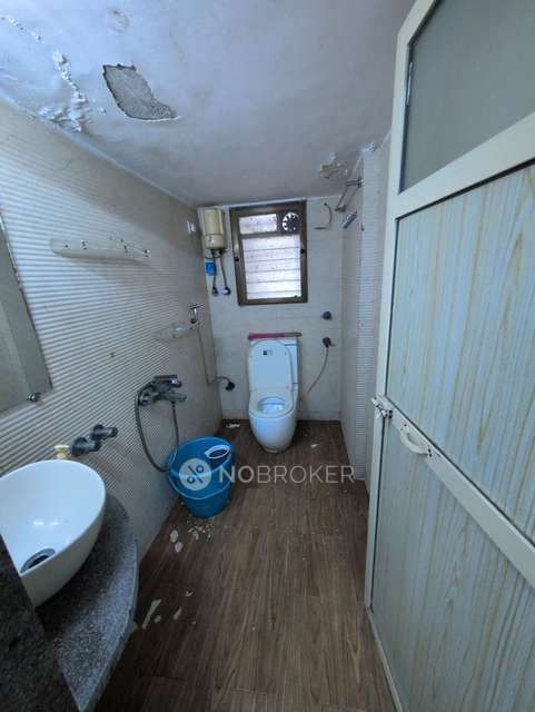 2 BHK Flat In Swarna Building For Sale  In Mira Road East