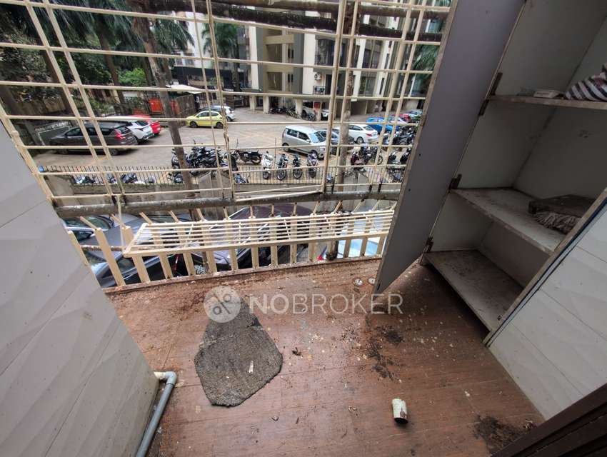 2 BHK Flat In Swarna Building For Sale  In Mira Road East