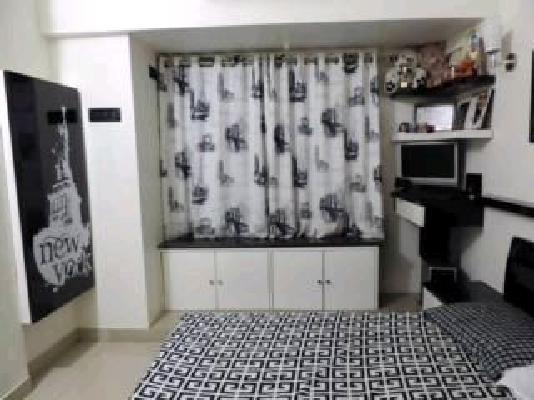 2 BHK Flat In Shree Complex For Sale  In Borivali West