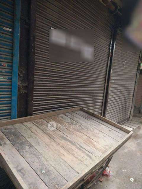 Shop in Patel Nagar, Delhi for sale 