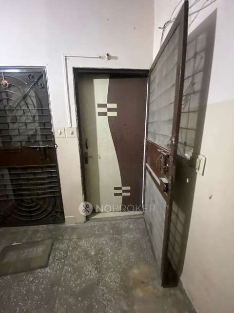 3 BHK Flat In C Block For Sale  In Ramprastha Colony
