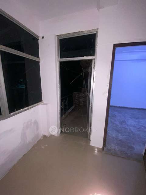 3 BHK Flat In C Block For Sale  In Ramprastha Colony