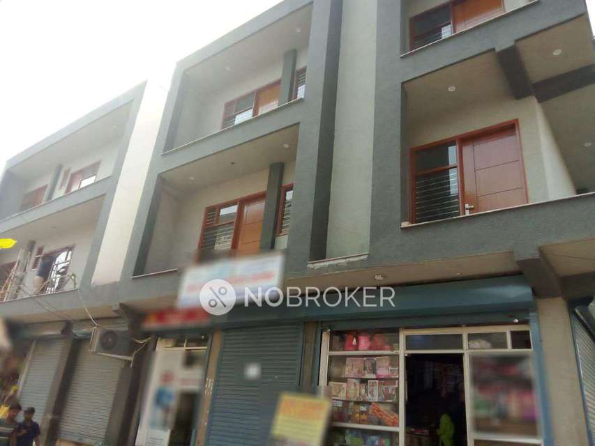 Shop in Surya Vihar Part I, Faridabad for sale