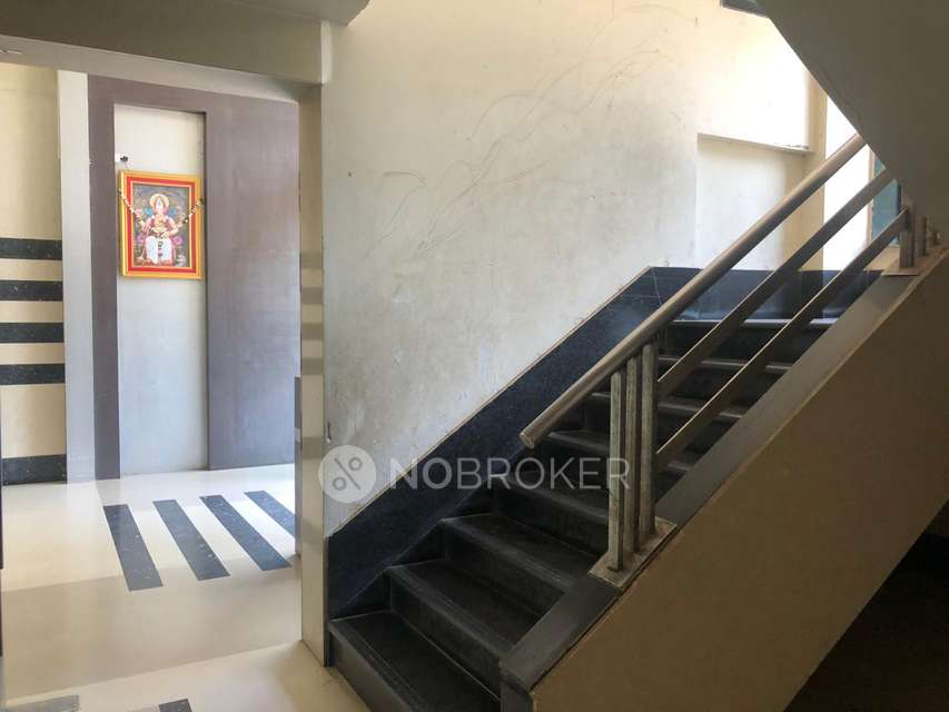 1 RK Flat In Vini Tower For Sale  In Malad West