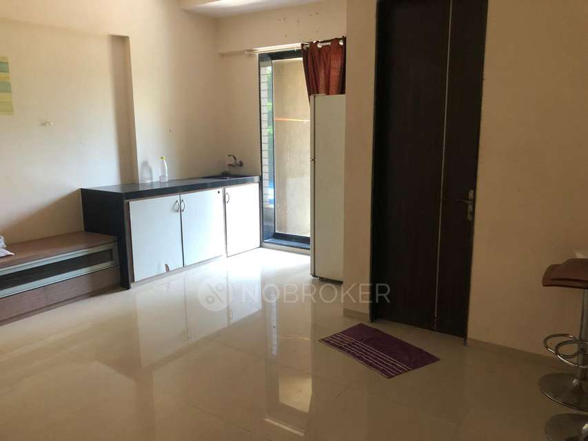 1 RK Flat In Vini Tower For Sale  In Malad West