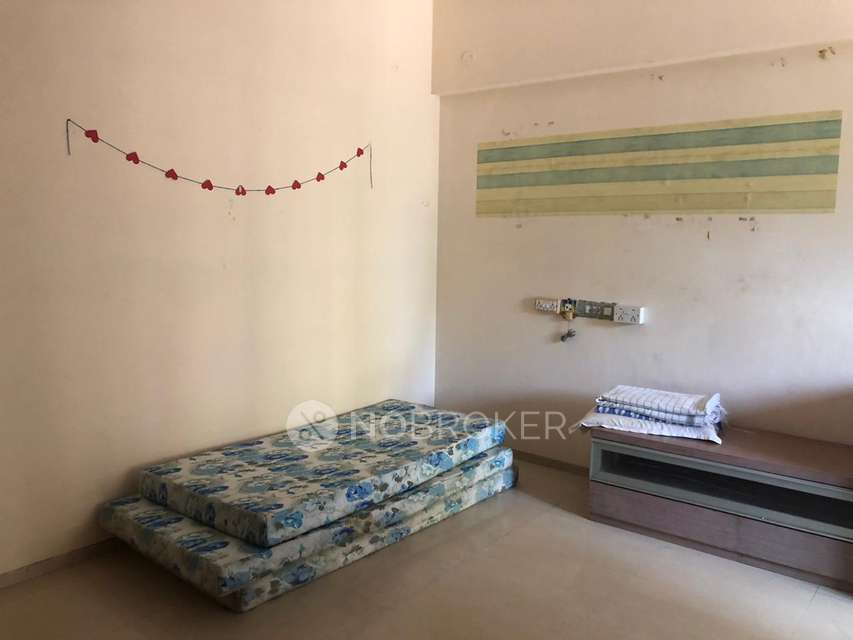 1 RK Flat In Vini Tower For Sale  In Malad West