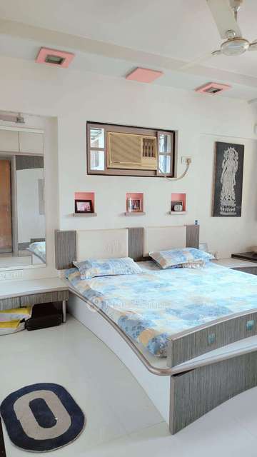 2 BHK Flat In Kamlesh Mansion Apartment For Sale  In Vile Parle East