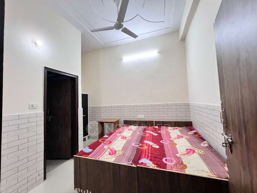 PG for Boys in Sector126