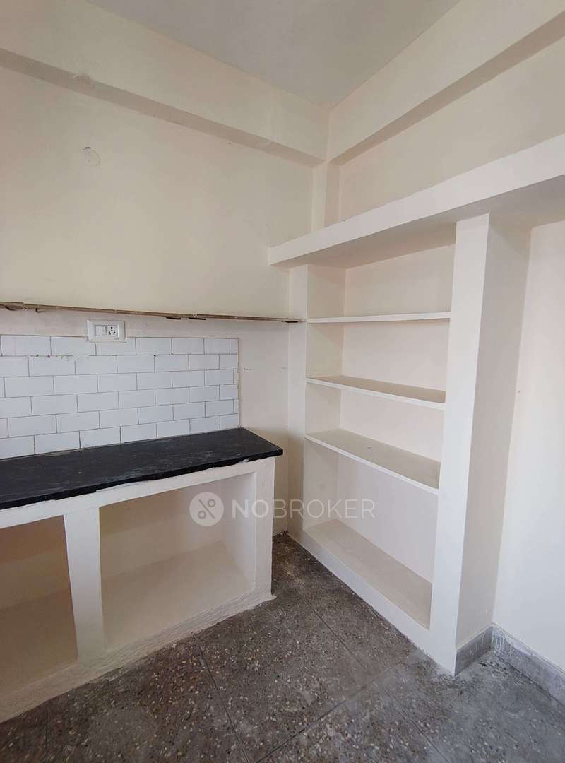 2 BHK Flat In Sunaina Towers for Rent  In  Bowenpally