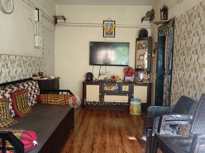 1 BHK Flat In Prithvi Vandan Cooperative Housing Society For Sale  In Lower Parel