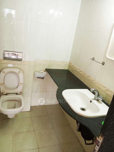 Shared Room for Male In 3 BHK  In Ap In Hadapsar