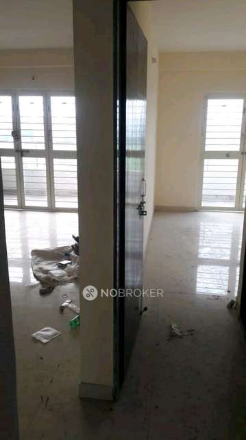 2 BHK Flat In Shree Heights Golden Park for Rent  In Manjri Bk